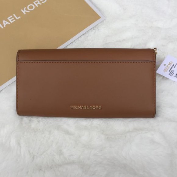 Michael Kors Large Carryall Wallet - Picture 5 of 5